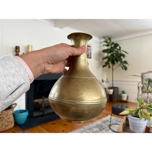 Large Solid Brass Vintage Etched, Vase, Home Decor, Sea Shell, Yin-Yang, Indian - Picture 8 of 10